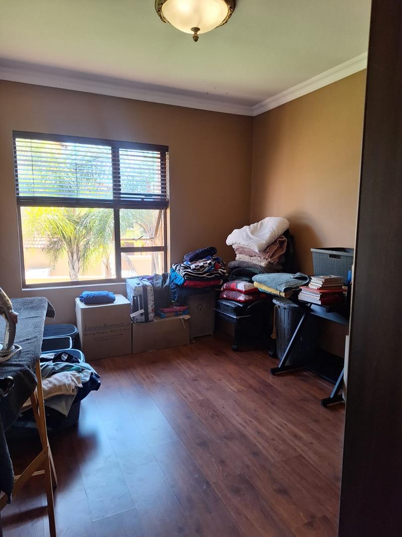 To Let 4 Bedroom Property for Rent in Melodie North West